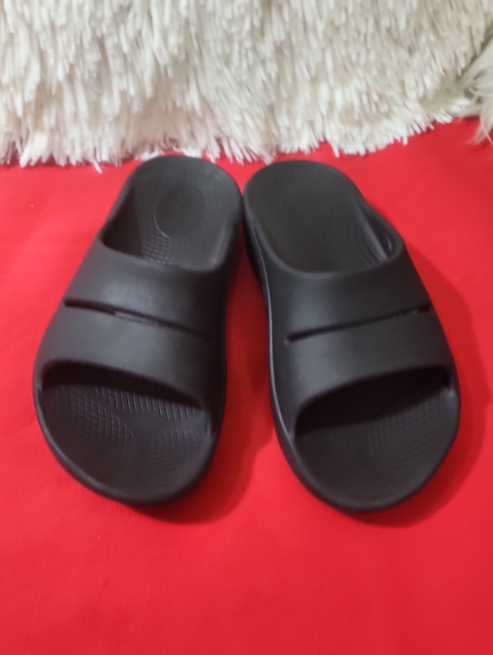 OOFOS Unisex Black Slide Sandals - Cushioned Open-Toe Slip-Ons